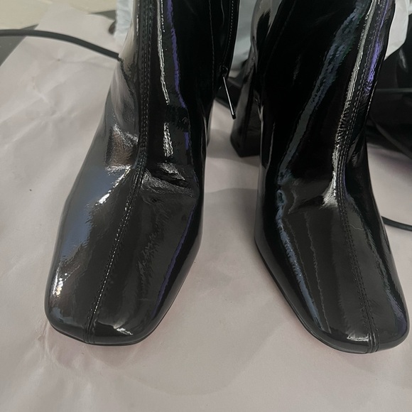 Sam Edelman Black and Gold Luxe Heeled Boots - Picture 5 of 8